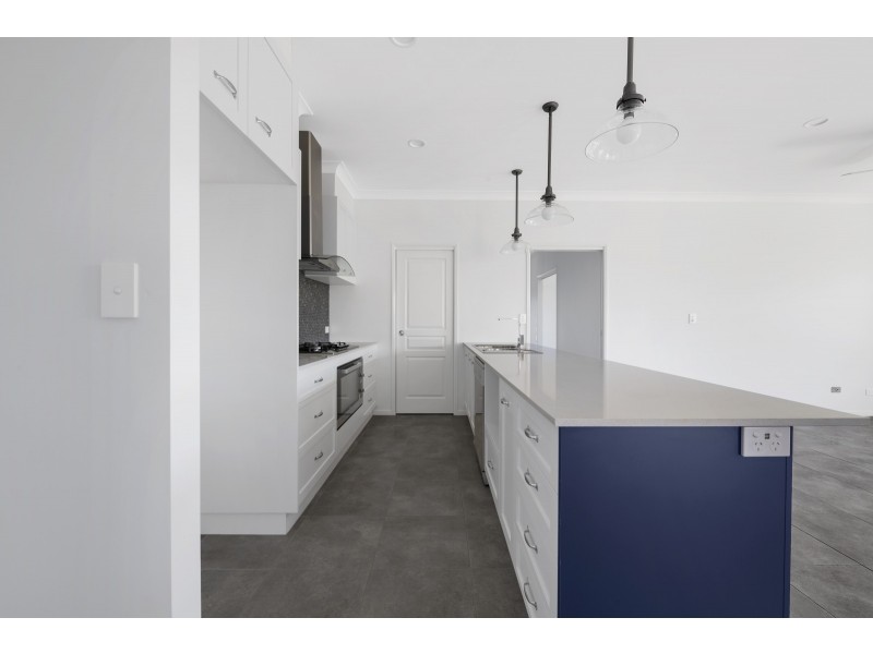 10 MacGregor Avenue, Highfields QLD 4352