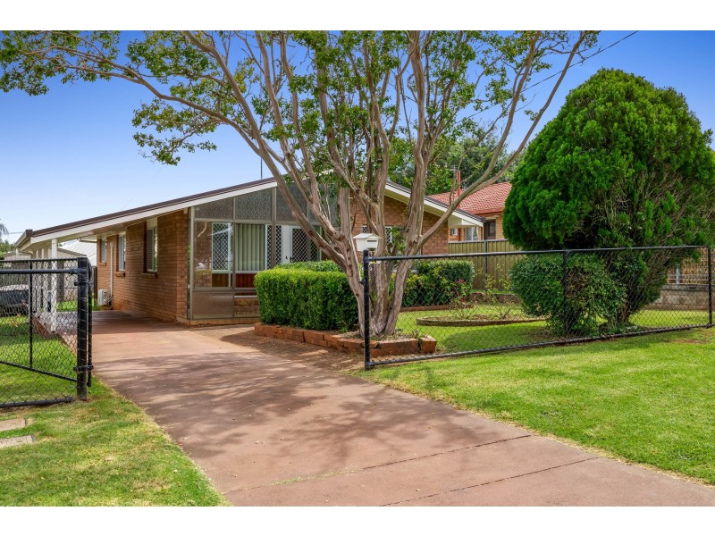 1B Atkinson Street, South Toowoomba QLD 4350