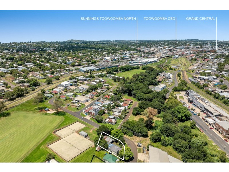 18 Link Street, North Toowoomba QLD 4350