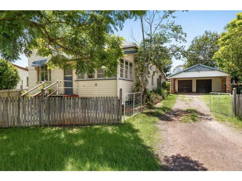 18 Link Street, North Toowoomba QLD 4350