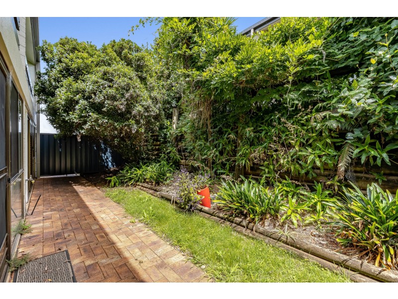 15/2 Benjamin Street, Mount Lofty QLD 4350