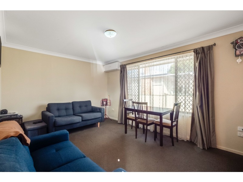 2A Burton Street, Harristown QLD 4350