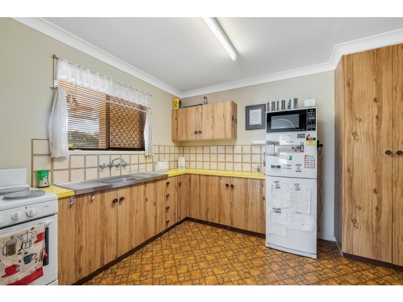 2A Burton Street, Harristown QLD 4350