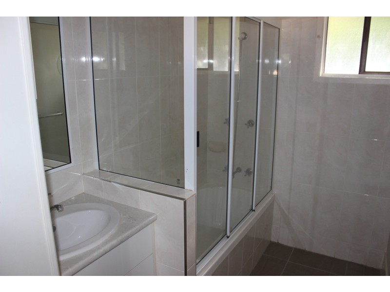 3/4a Cathro Street, Rockville QLD 4350