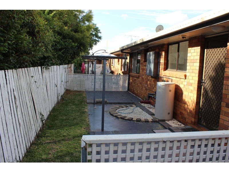 3/4a Cathro Street, Rockville QLD 4350