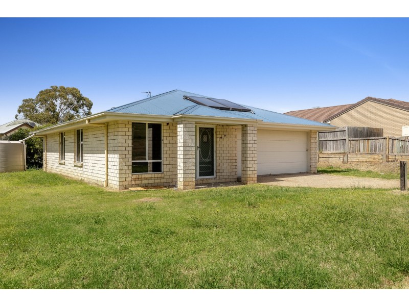 2 Alpine Court, Cranley QLD 4350