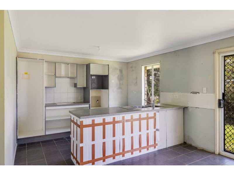 2 Alpine Court, Cranley QLD 4350