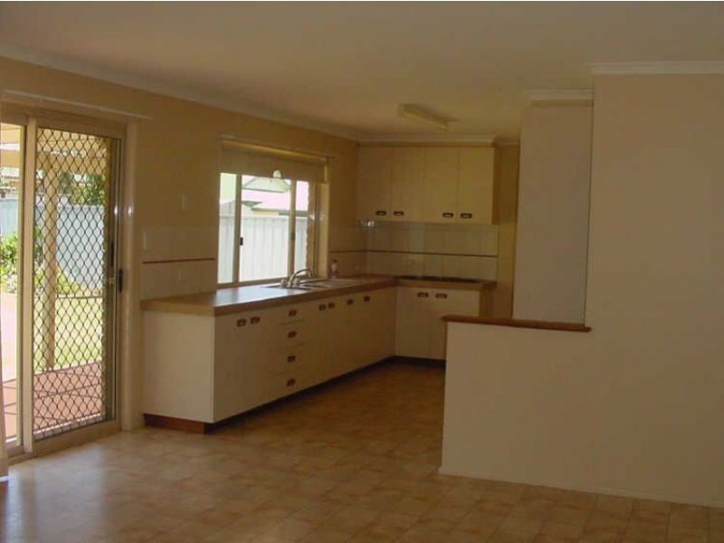 14 Lacebark Court, Glenvale QLD 4350