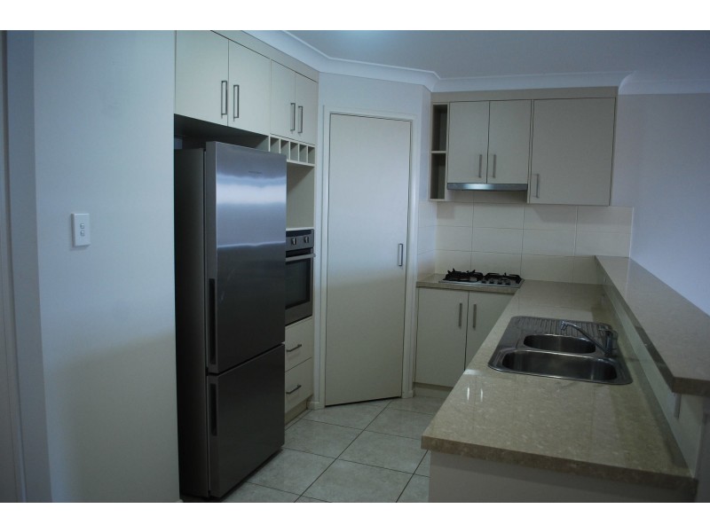 2/14 Sunning Street, Kearneys Spring QLD 4350