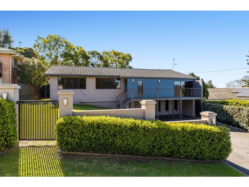 5 Barrymount Crescent, Mount Lofty QLD 4350