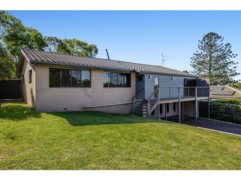 5 Barrymount Crescent, Mount Lofty QLD 4350
