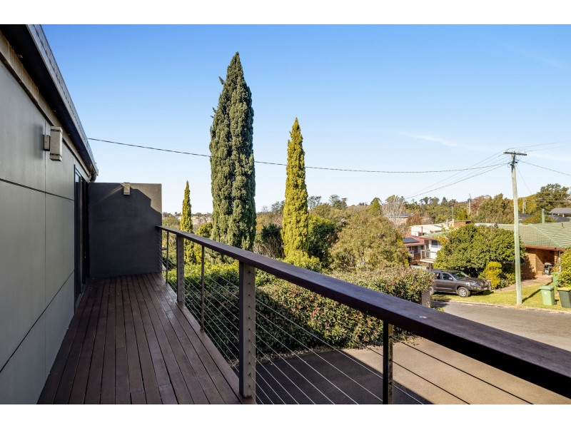 5 Barrymount Crescent, Mount Lofty QLD 4350