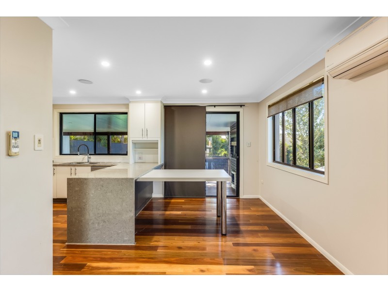 5 Barrymount Crescent, Mount Lofty QLD 4350
