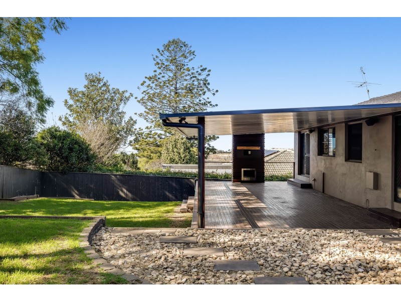 5 Barrymount Crescent, Mount Lofty QLD 4350