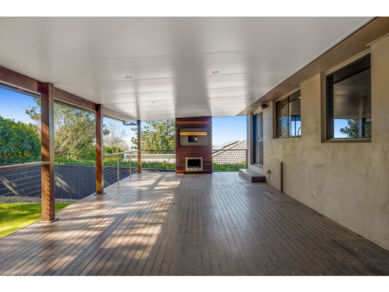 5 Barrymount Crescent, Mount Lofty QLD 4350