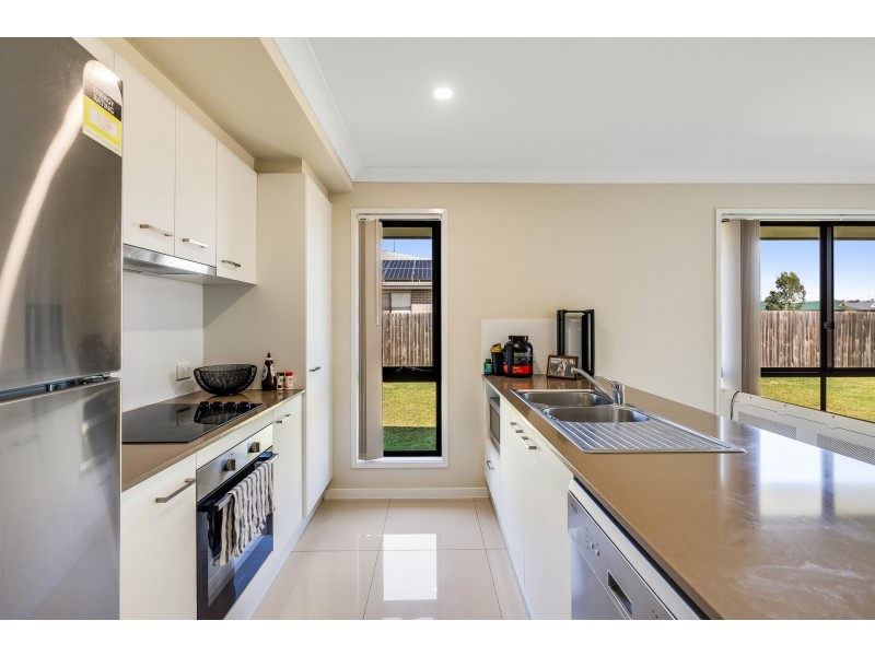 11 Wongalee Place, Cambooya QLD 4358