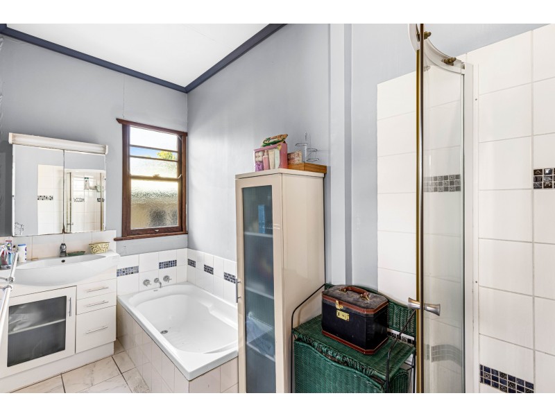 45 Hillview Avenue, Newtown QLD 4350