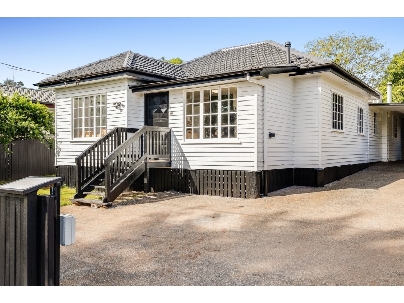 32 Llewellyn Street, Centenary Heights QLD 4350