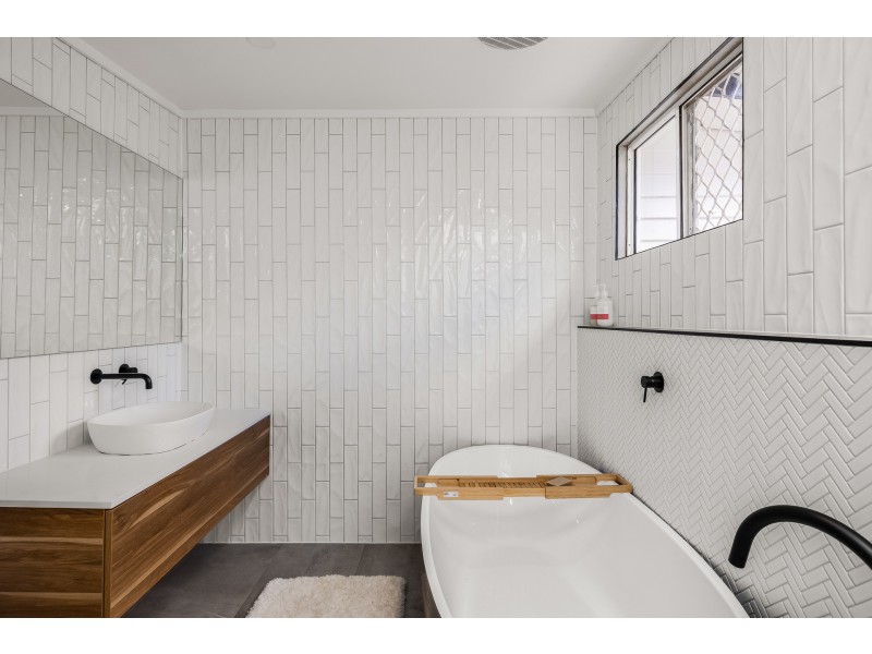 32 Llewellyn Street, Centenary Heights QLD 4350