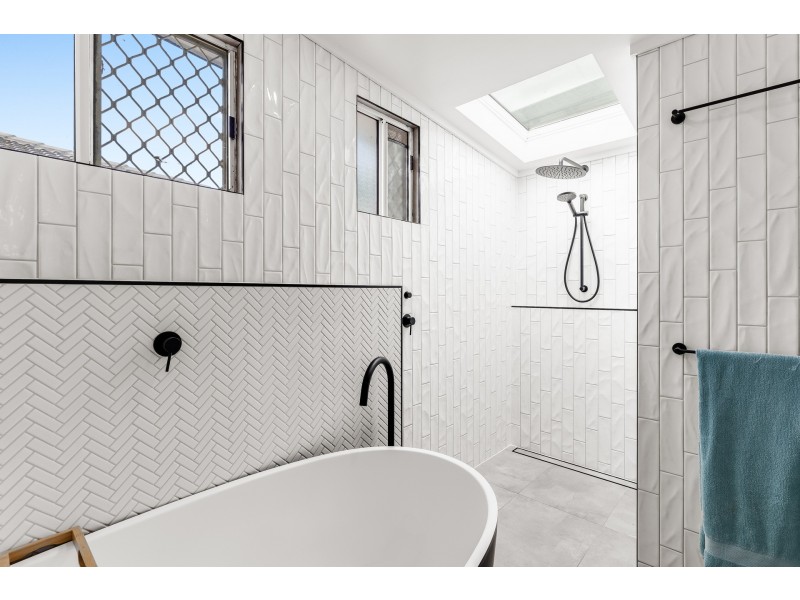 32 Llewellyn Street, Centenary Heights QLD 4350