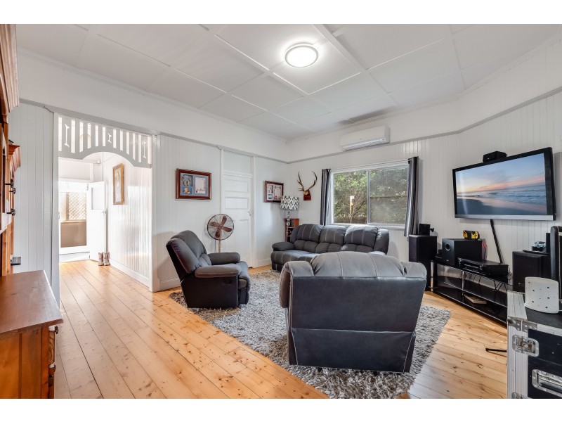 92 Anzac Avenue, Newtown QLD 4350