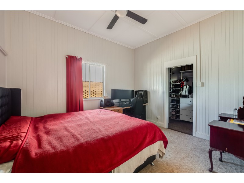 92 Anzac Avenue, Newtown QLD 4350