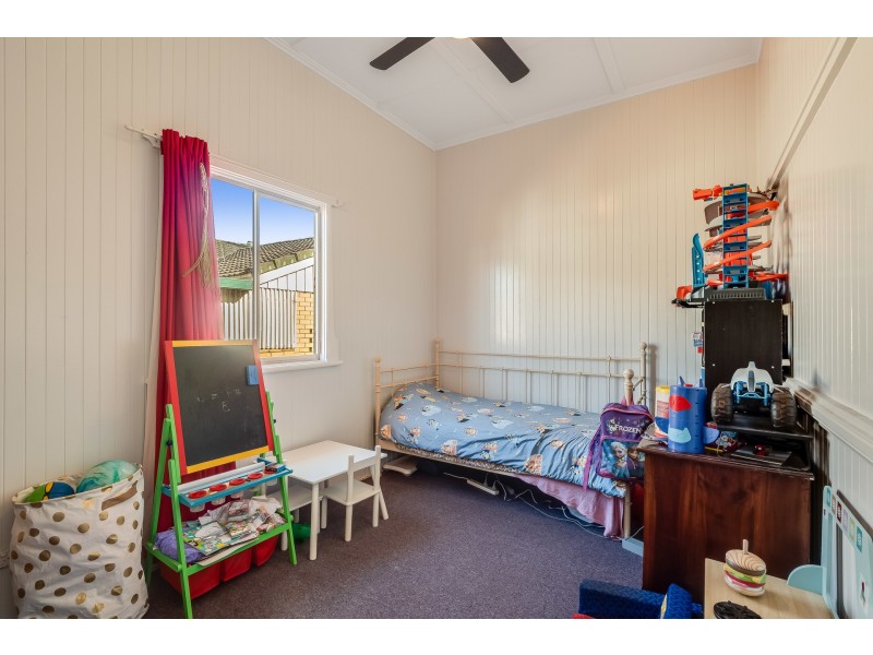 92 Anzac Avenue, Newtown QLD 4350