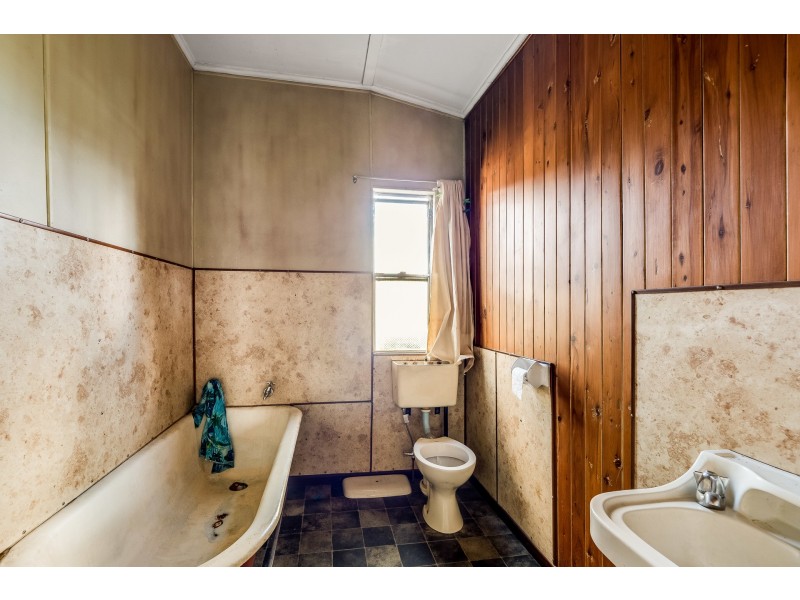 171 Holberton Street, Newtown QLD 4350