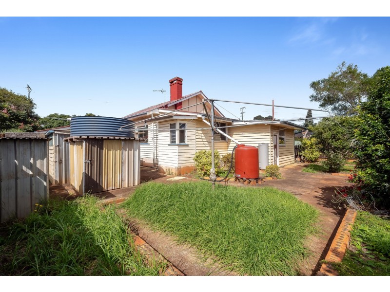 171 Holberton Street, Newtown QLD 4350