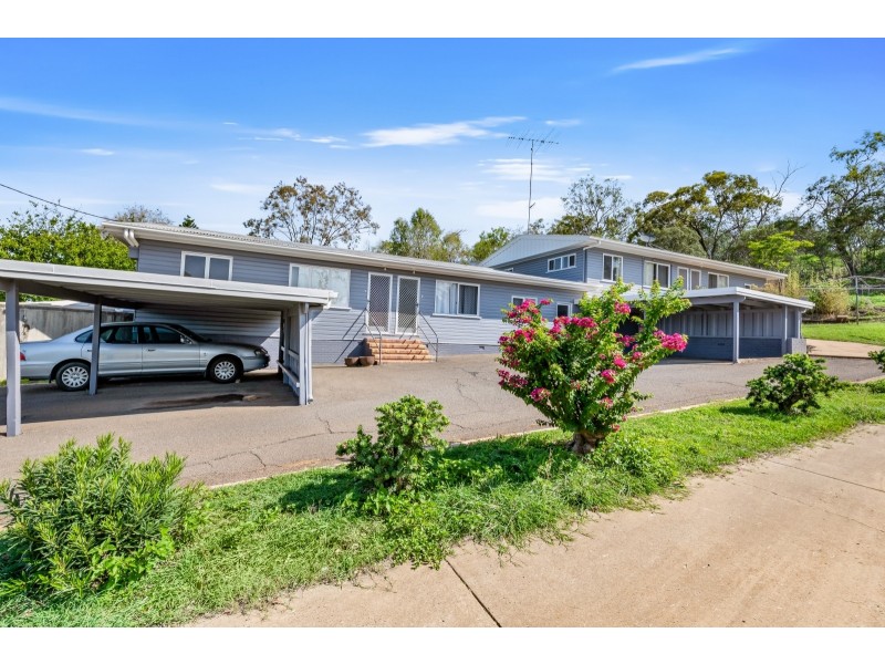 2/36 Toowoomba Road, Oakey QLD 4401
