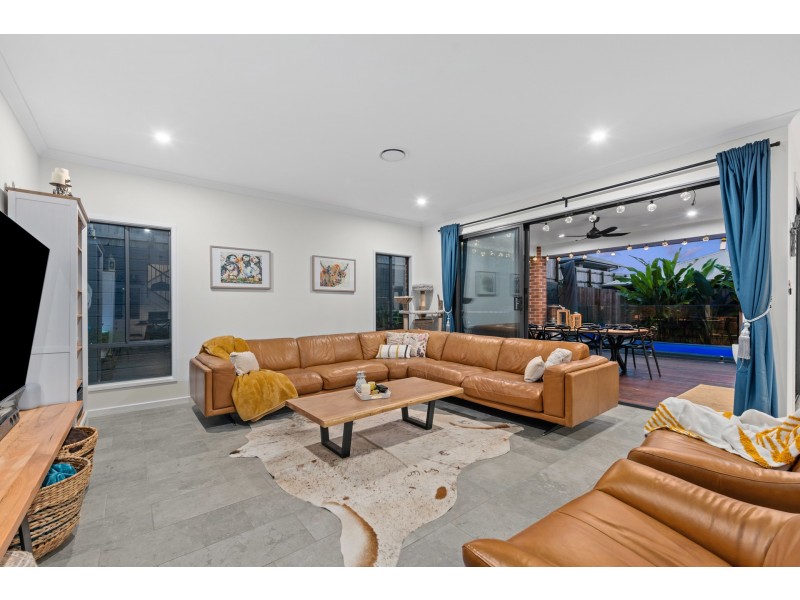 13 Greenaway Street, Greenbank QLD 4124