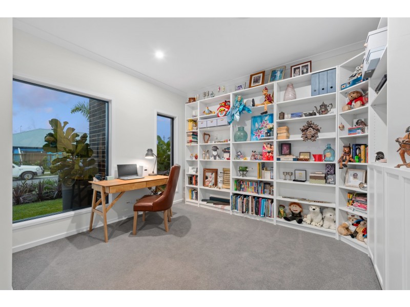 13 Greenaway Street, Greenbank QLD 4124