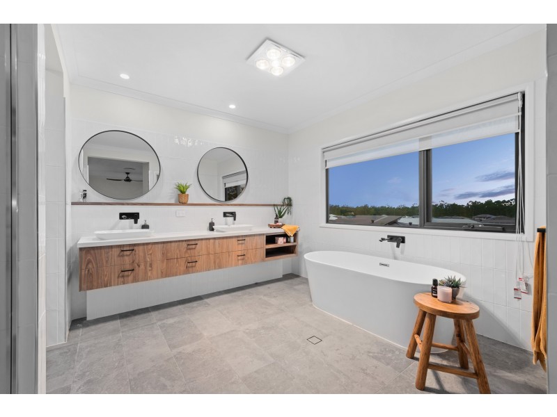 13 Greenaway Street, Greenbank QLD 4124