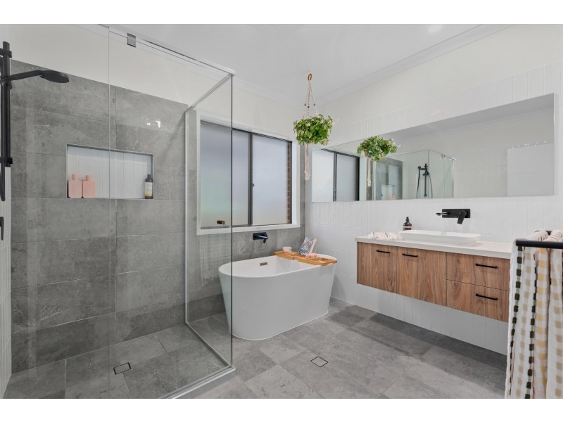 13 Greenaway Street, Greenbank QLD 4124