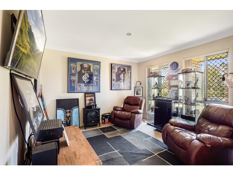 27 Kearney Street, Kearneys Spring QLD 4350