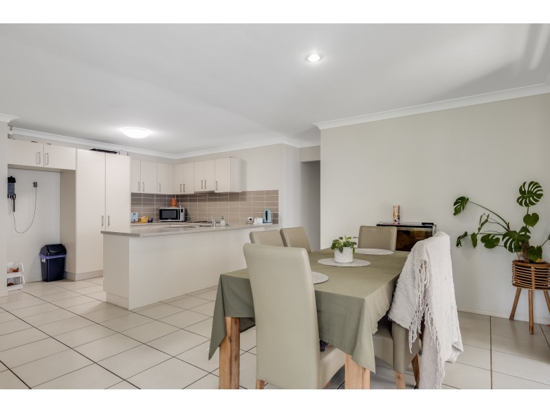 27 Kearney Street, Kearneys Spring QLD 4350