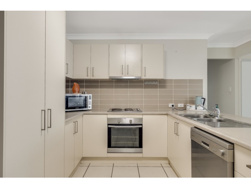 27 Kearney Street, Kearneys Spring QLD 4350