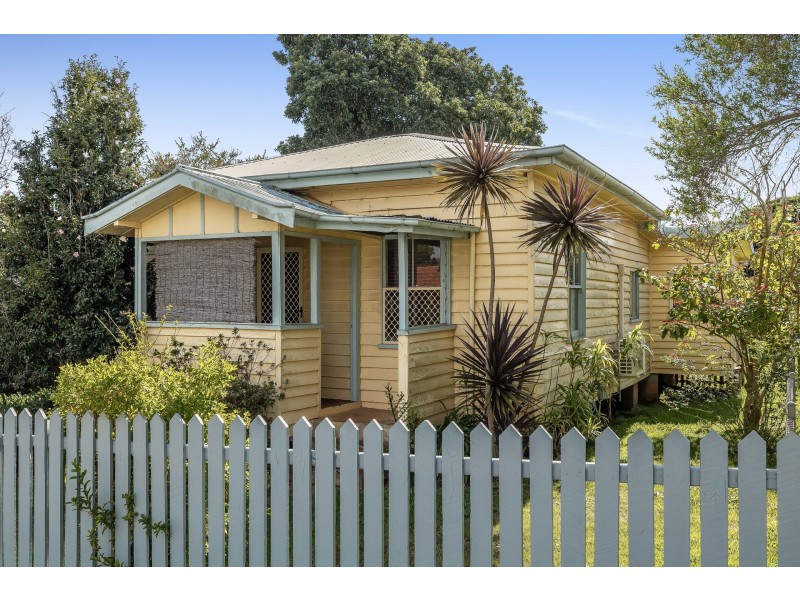 15 McCook Street, South Toowoomba QLD 4350