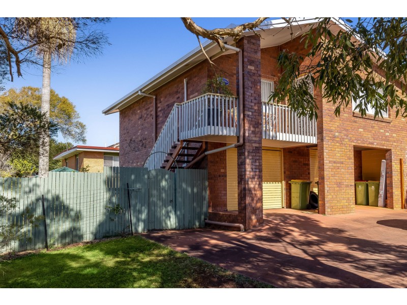 2/4 Clive Crescent, Darling Heights QLD 4350