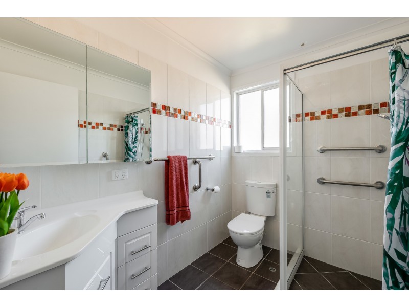 2/4 Clive Crescent, Darling Heights QLD 4350