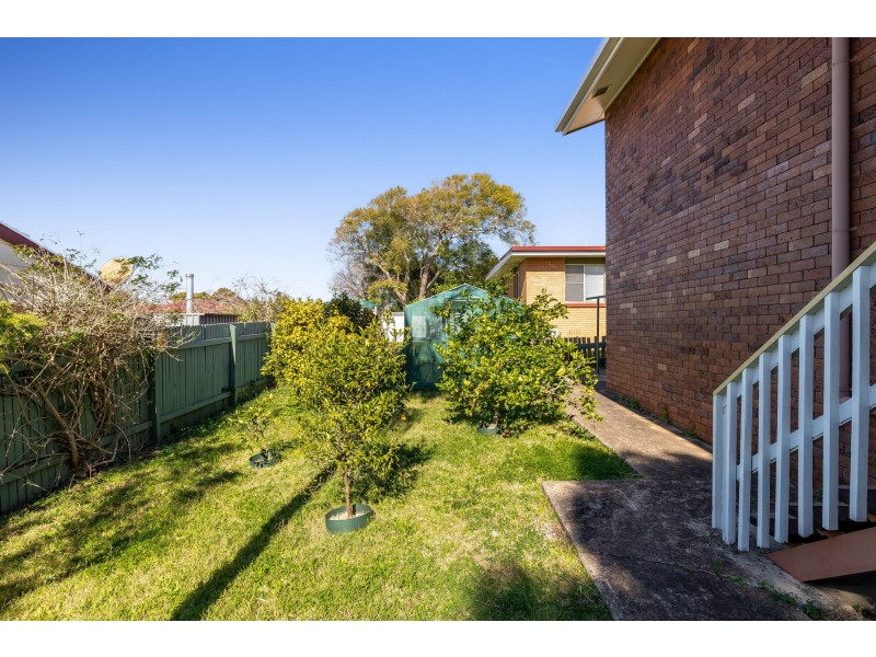 2/4 Clive Crescent, Darling Heights QLD 4350