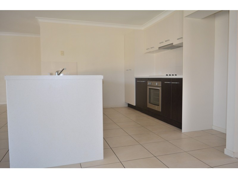 6 Alpine Court, Cranley QLD 4350