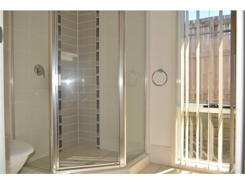 6 Alpine Court, Cranley QLD 4350