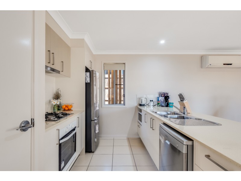 18 Felix Street, Cranley QLD 4350