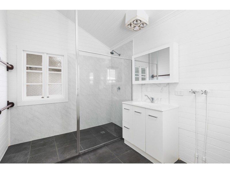 61 Hogg Street, Cranley QLD 4350