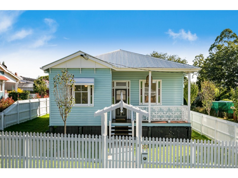 23 Bristol Street, Newtown QLD 4350