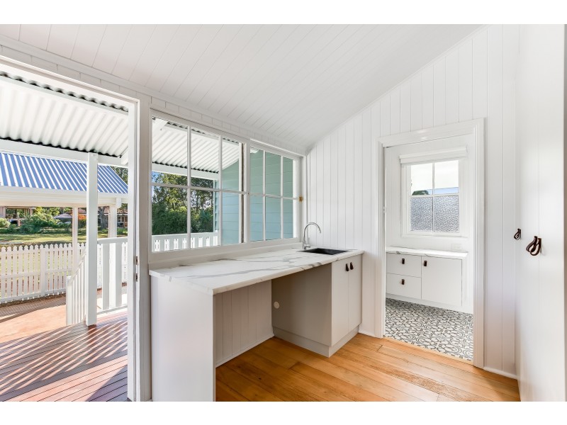 23 Bristol Street, Newtown QLD 4350