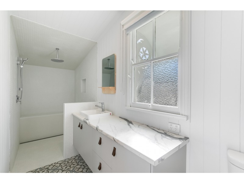 23 Bristol Street, Newtown QLD 4350