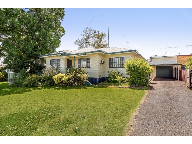 6 Loudon Street, South Toowoomba QLD 4350