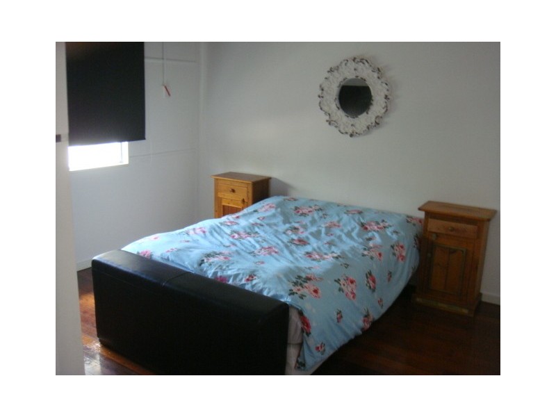 16 North Street, Taroom QLD 4420